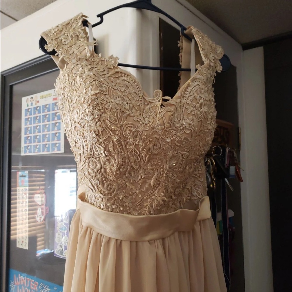 Prom or Wedding semi formal gown size large NWT